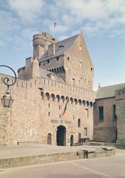 Detail of The Grand Donjon, built in 1424 by French School