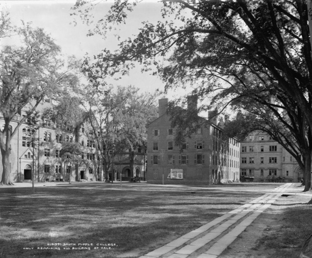 Detail of South Middle College, only remaining old building at Yale, c.1900-06 by Detroit Publishing Co.