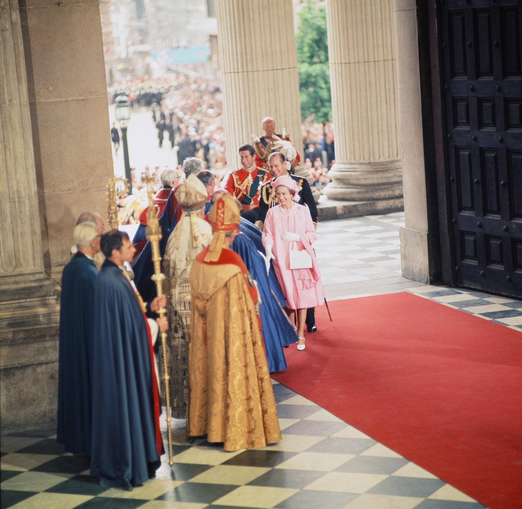 Detail of Queen Elizabeth II & Prince Philip arrive at St Pauls Cathedral by Daily Mirror