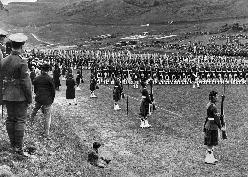 Detail of Prince of Wales inspects Seaforth Highlanders by Staff