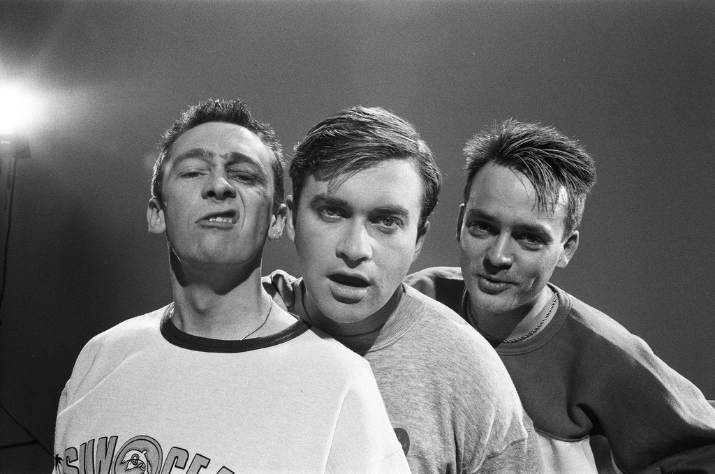 Detail of Loads A Money by Lennox Ken