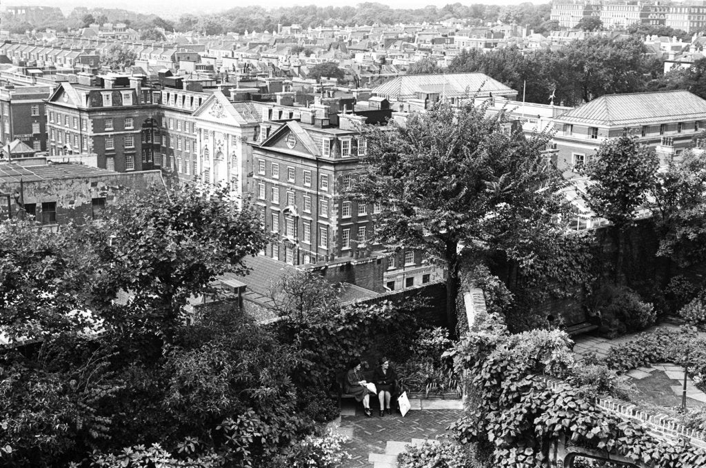 Detail of Derry & Tom's by Bill Rowntree