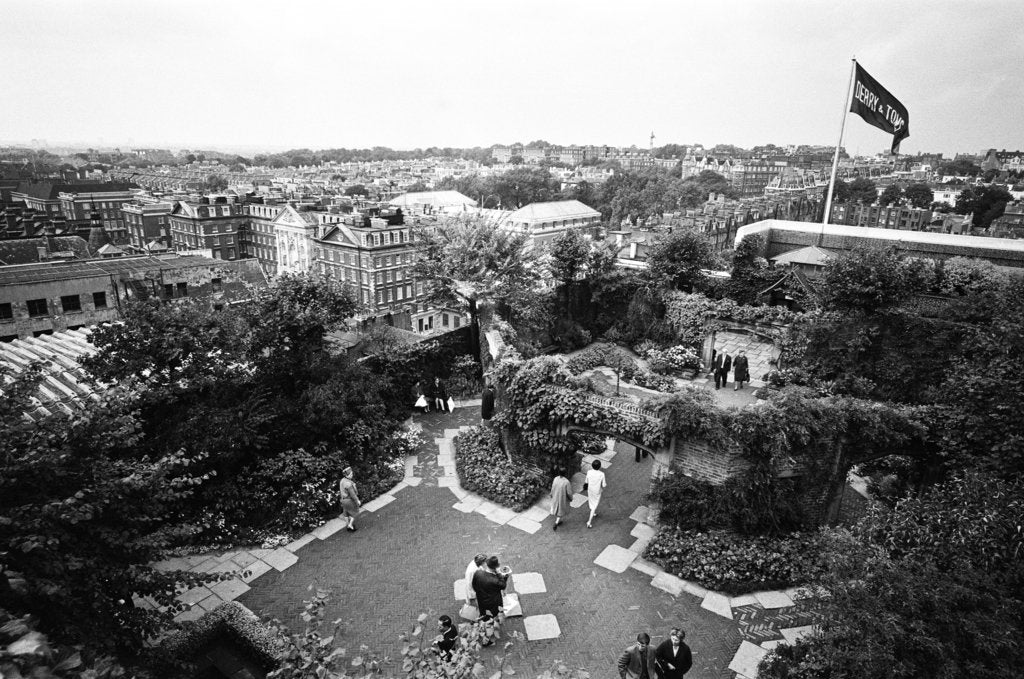 Detail of Derry & Tom's by Bill Rowntree