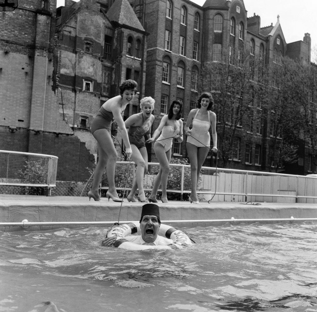 Detail of Oasis Lido, London, 1959 by Eric Harlow