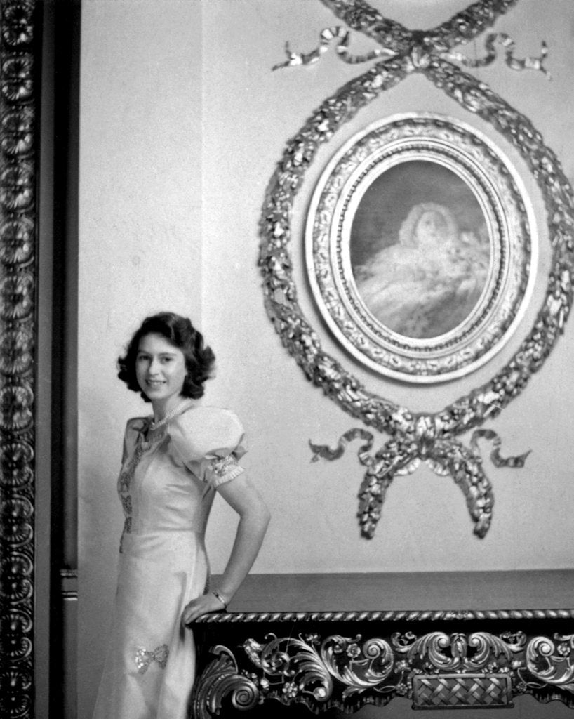 Detail of Princess Elizabeth leant against a side table by Cecil Beaton