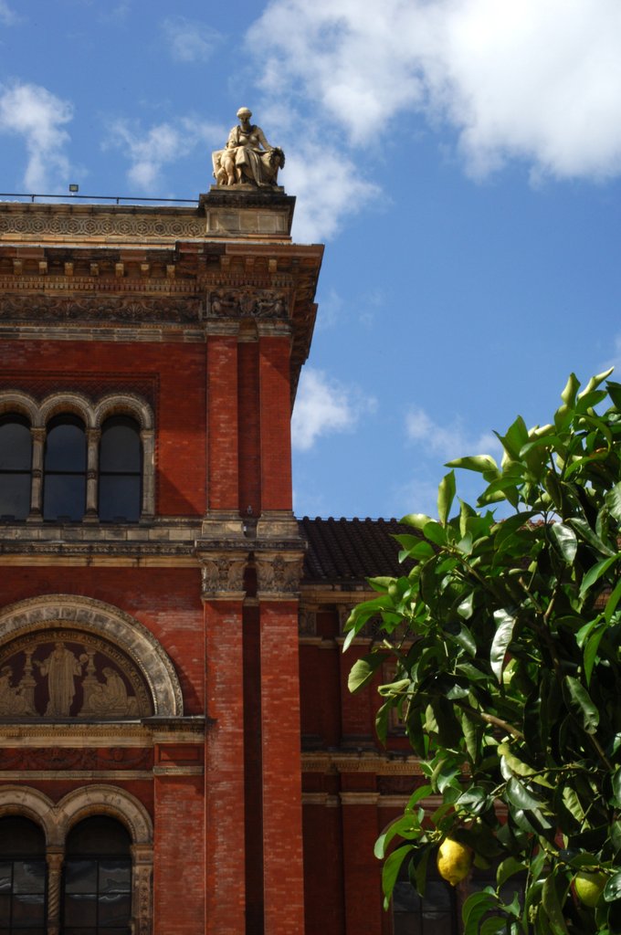 Detail of V&A Museum, John Madejski Garden, designed by Kim Wilkie by Stuart Cox