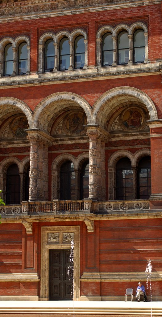 Detail of V&A Museum, John Madejski Garden, designed by Kim Wilkie by Stuart Cox