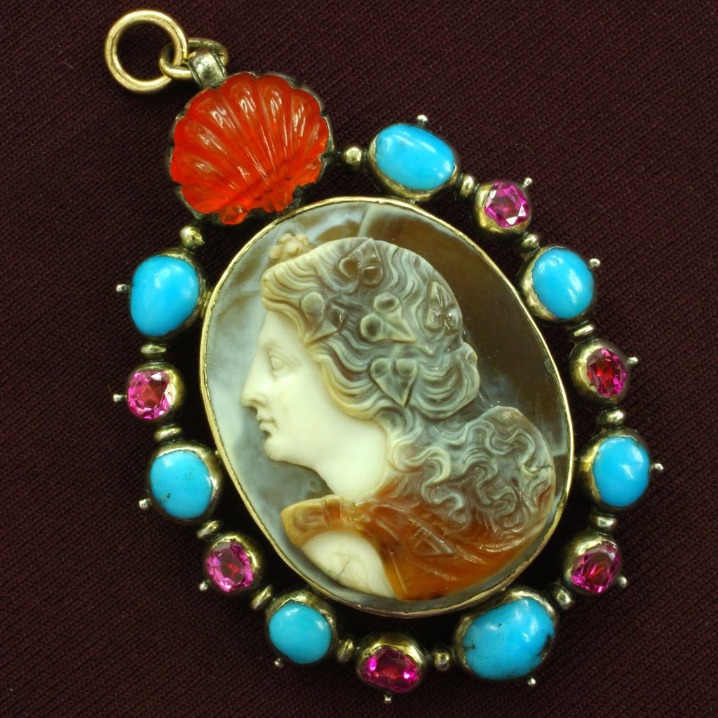 Detail of Cameo pendant by Stuart Cox