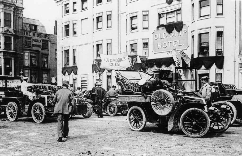 Detail of A 1903 Renault 10hp outside the Old Ship Hotel, Brighton, East Sussex, c1903 by Unknown