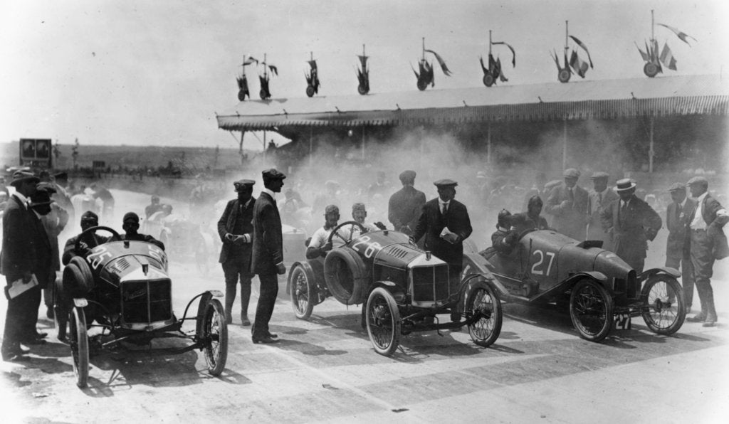 Detail of The starting line at the Grand Prix de L'ACF des Cyclecars, Amiens, France, 1913 by Unknown