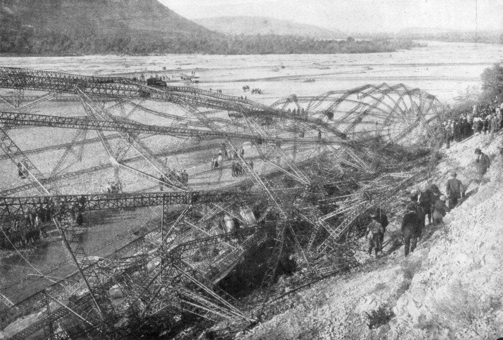 Detail of The carcass of Zeppelin LZ85 (L45) by Anonymous