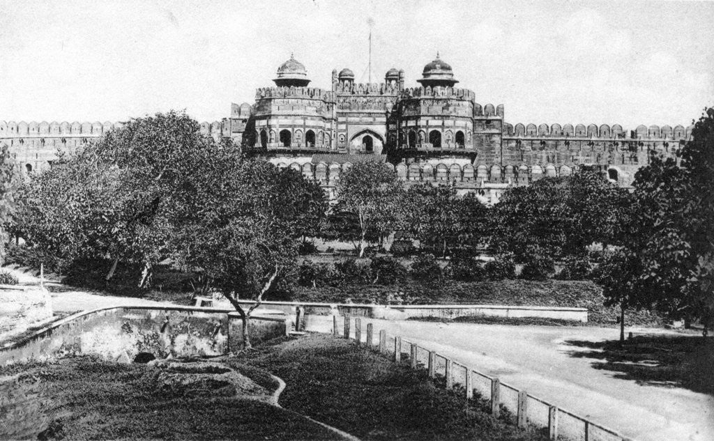 Detail of Delhi Gate, Fort Agra by Anonymous