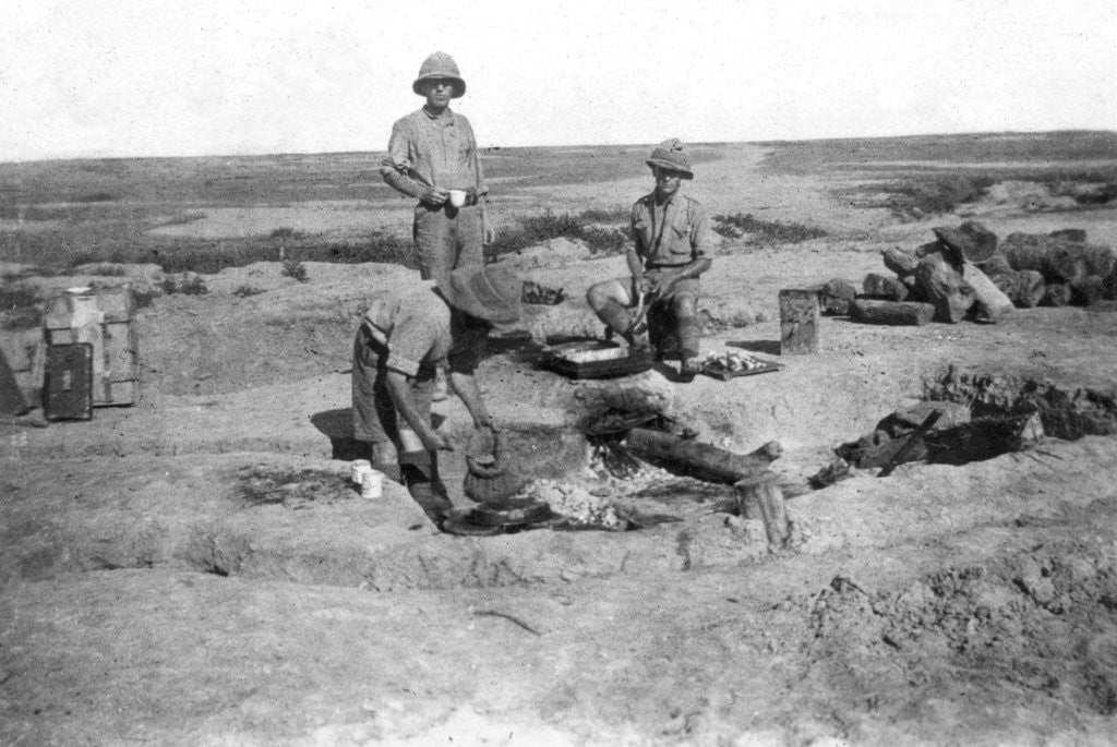 Detail of British army C company cooking, Mesopotamia, WWI by Anonymous