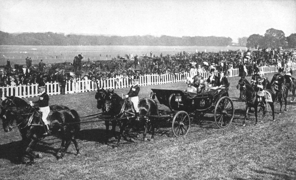 Detail of The king and queen arriving at the Leopardstown races, Dublin, July 1911 by Anonymous