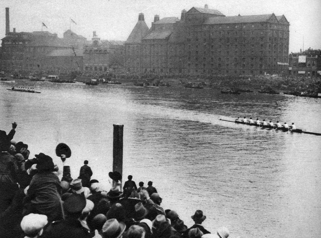 Detail of Finish of the Oxford and Cambridge Boat Race, London by Anonymous