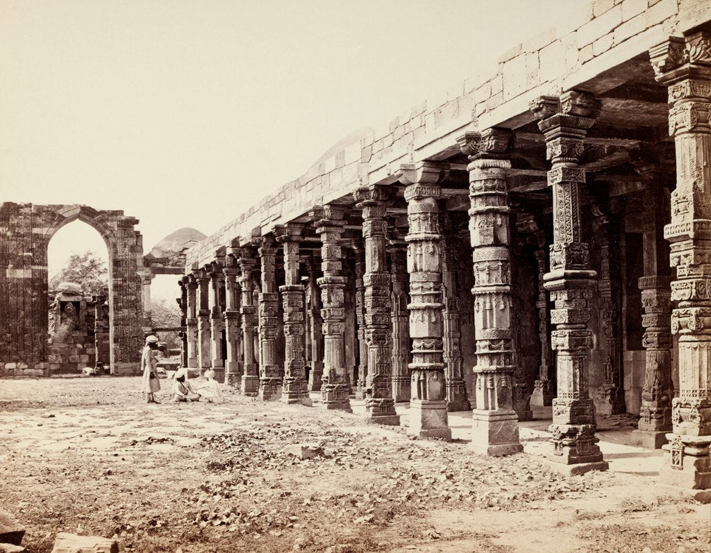 Detail of Colonnade of Hindoo Pillars at the Kutub by Samuel Bourne