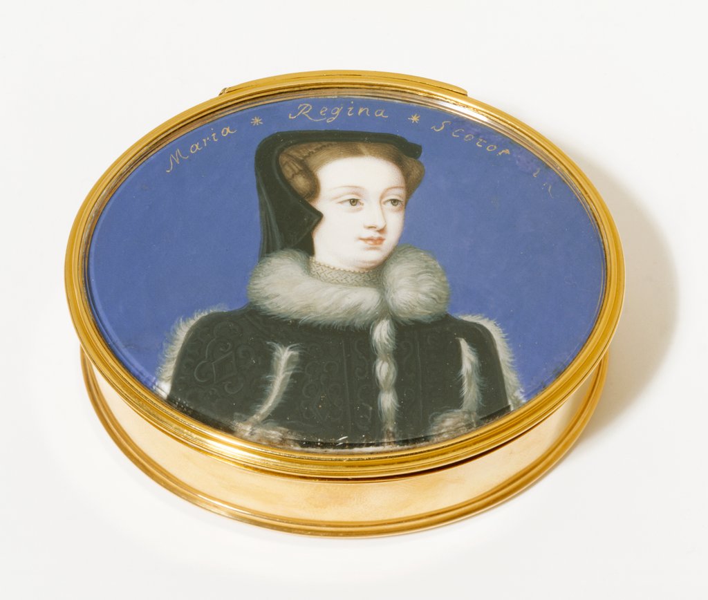 Detail of Gold oval snuff box by Unknown