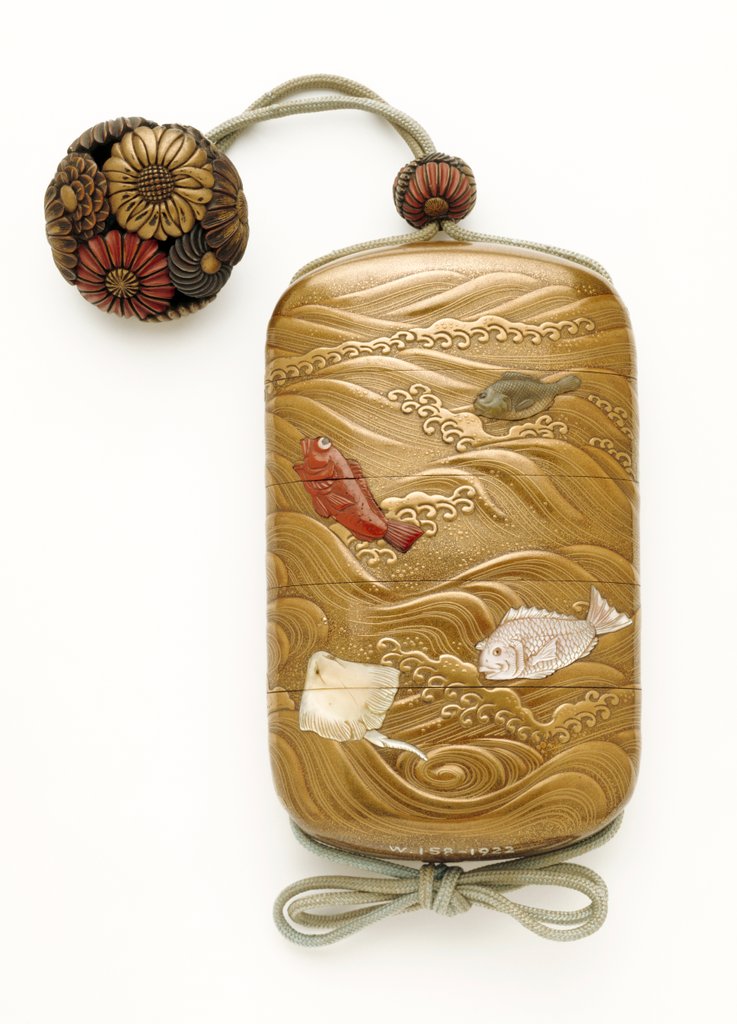 Detail of Inro depicting fish and sea creatures by Kakosai