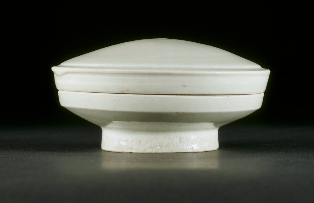 Detail of Cosmetic box with lid by Unknown