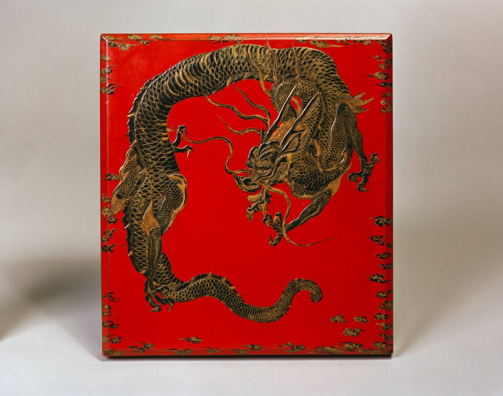 Detail of Dragon design on writing box by Ichidayu Masatomo Shimizu