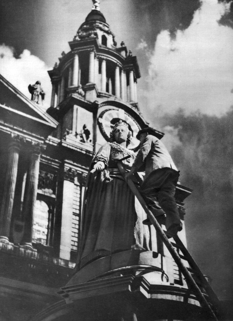 Detail of Cleaning the statue of Queen Anne as part of King George V's silver jubilee celebrations by Anonymous