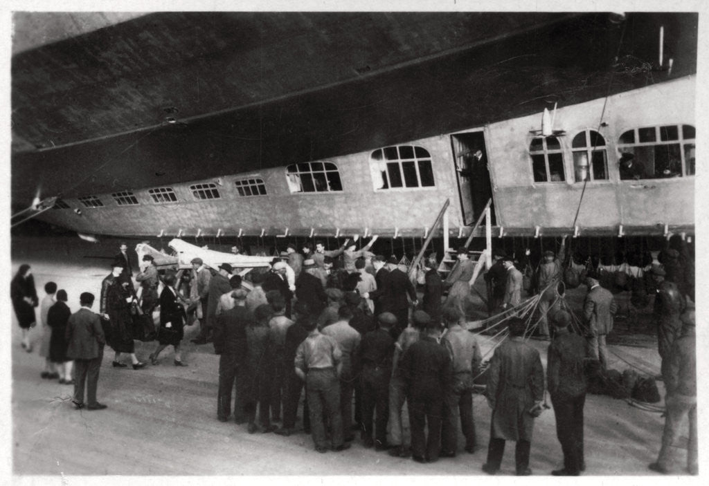 Detail of Passengers boarding Zeppelin LZ 127 'Graf Zeppelin' by Anonymous