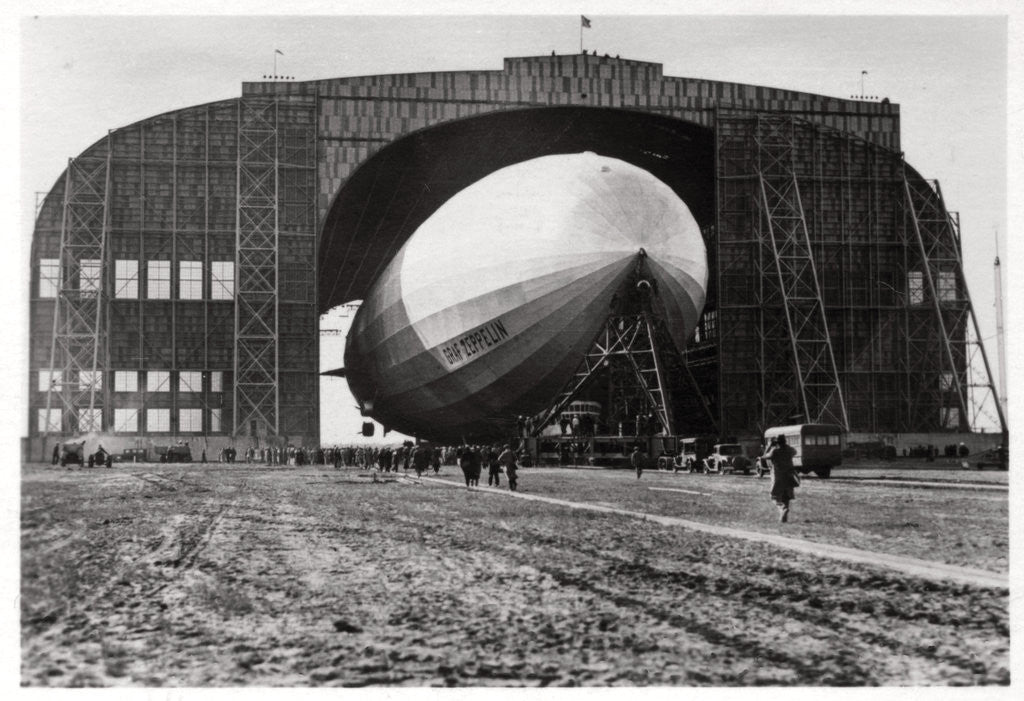 Detail of 'Graf Zeppelin' attached to the mobile anchor mast, Lakehurst, New Jersey, USA by Anonymous