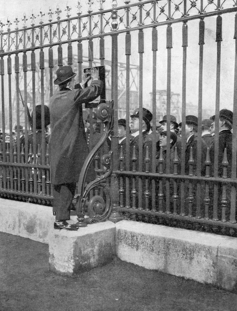 Detail of Crowds outside Buckingham Palace waiting for news of the illness of the King by Anonymous