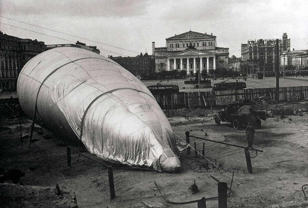 Detail of Barrage balloon at the Bolshoi Theatre, Moscow, USSR, 1942 by Unknown