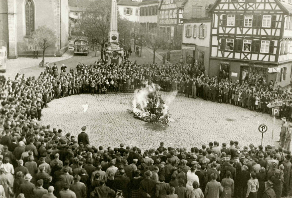 Detail of The furnishings and ritual objects from the synagogue in Mosbach on the town square on 10 November 1 by Anonymous