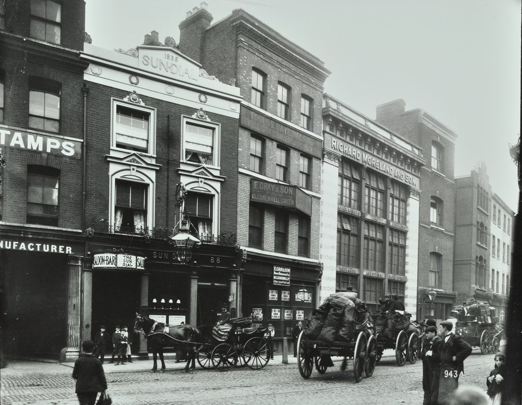 Detail of Carts outside the Sundial public house, Goswell Road, London, 1900 by Unknown