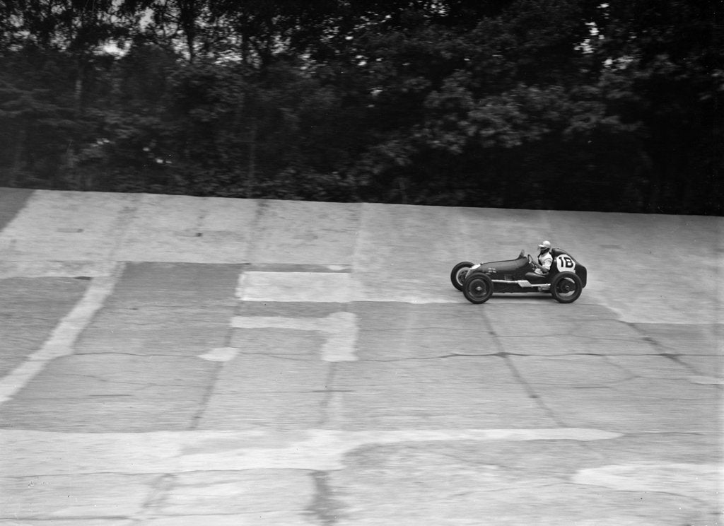 Detail of Charles Goodacre's Austin OHC 744 cc, LCC Relay GP, Brooklands, 26 July 1937 by Bill Brunell