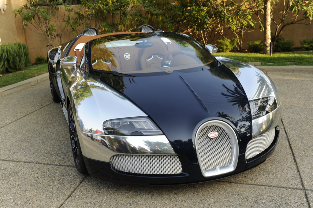 Detail of 2009 Bugatti Veyron Sang Bleu by Unknown