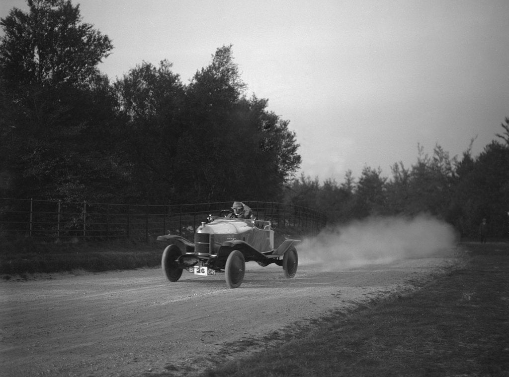 Detail of Sports-bodied Morris 2-seater fitted with wheel discs by Bill Brunell