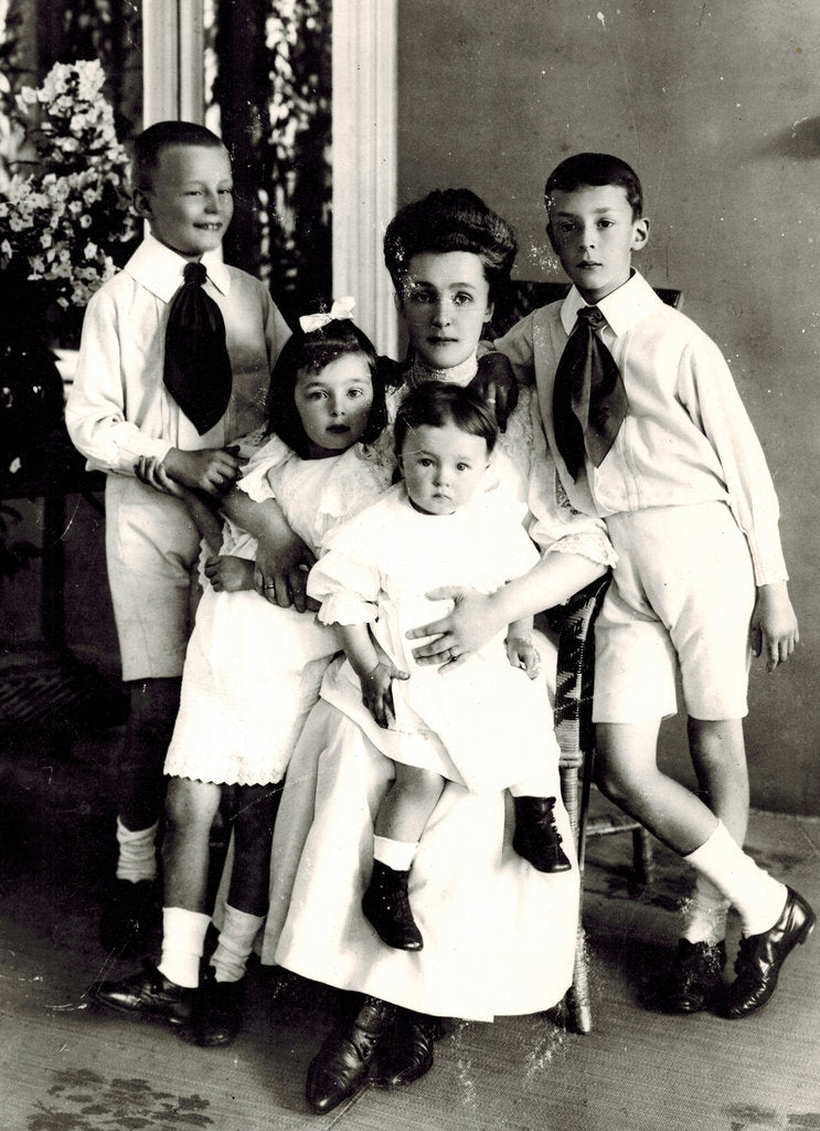 Detail of Elena Ivanovna Nabokova with children Sergei, Olga, Elena and Vladimir by Anonymous