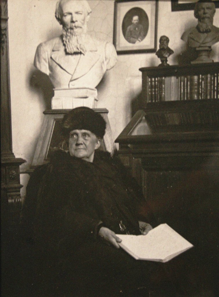 Detail of Anna Grigoryevna Dostyevskaya in the Dostoyevsky Room of the Historical Museum of Moscow, 1916 by Anonymous