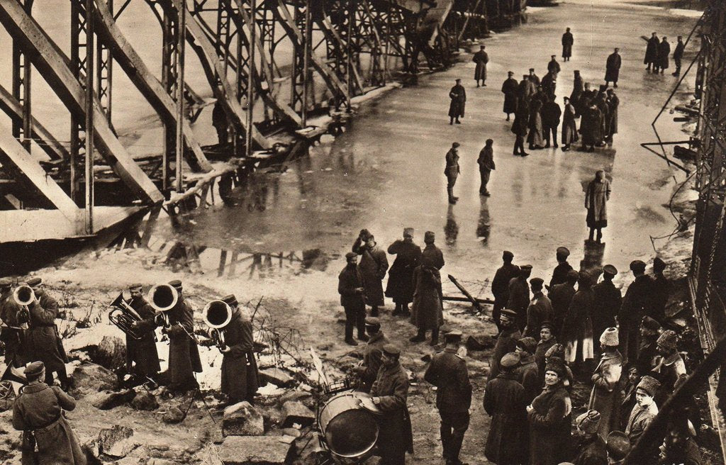 Detail of March 3, 1918 at the railway bridge over the Yaselda River, 1918 by Anonymous