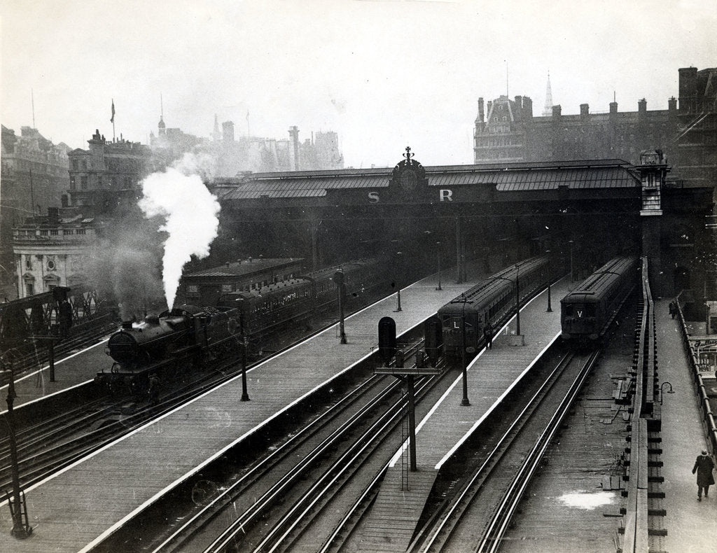 Detail of Charing Cross train station 1931 by Associated Newspapers