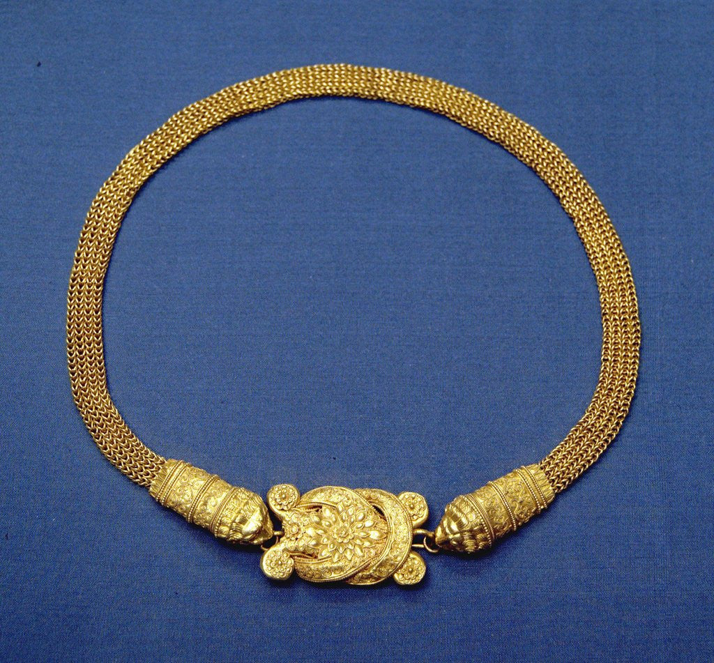 Detail of Greek gold chain band with Herakles knot by Corbis