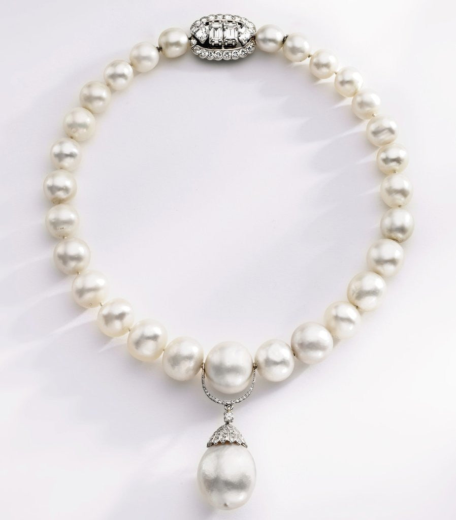 Detail of Choker-length pearl necklace by Anonymous