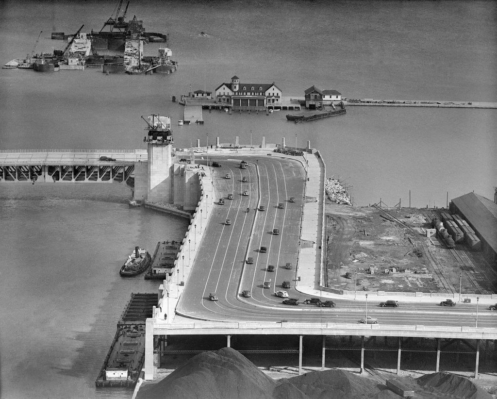 Detail of The 's' curve on Lake Shore Drive in Chicago, ca. 1937 by Anonymous