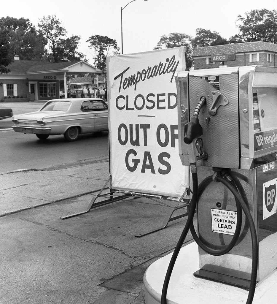 Detail of 1970s gas pump with temporarily closed sign by Anonymous