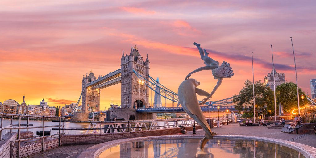 Detail of Tower Bridge at sunset by Assaf Frank