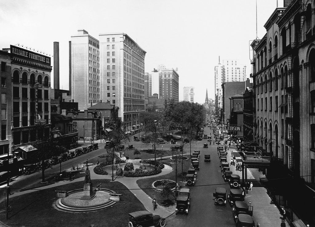 Detail of Washington Boulevard, Detroit, 1920 by Anonymous