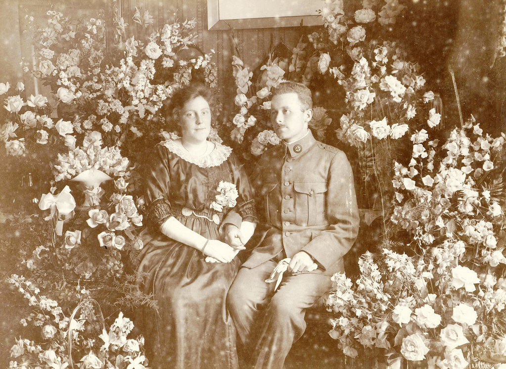 Detail of Portrait of Tine and Klaas Vermeulen Kleiterp between flowers by C.J.L. Vermeulen