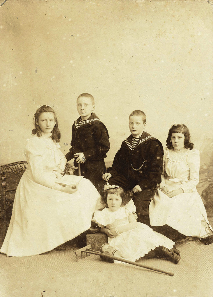 Detail of Studio Portrait of five children Vermeulen by C.J.L. Vermeulen