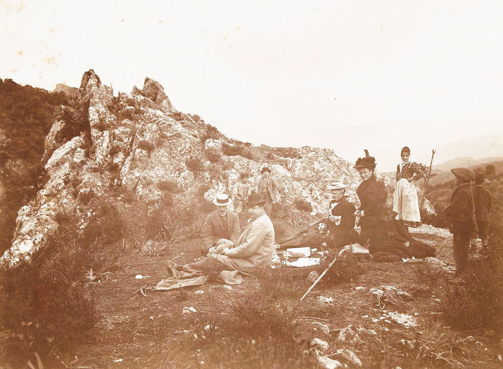 Detail of Group portrait of travelers and helpers during a picnic in the mountains, in France or Italy by Henry Pauw van Wieldrecht