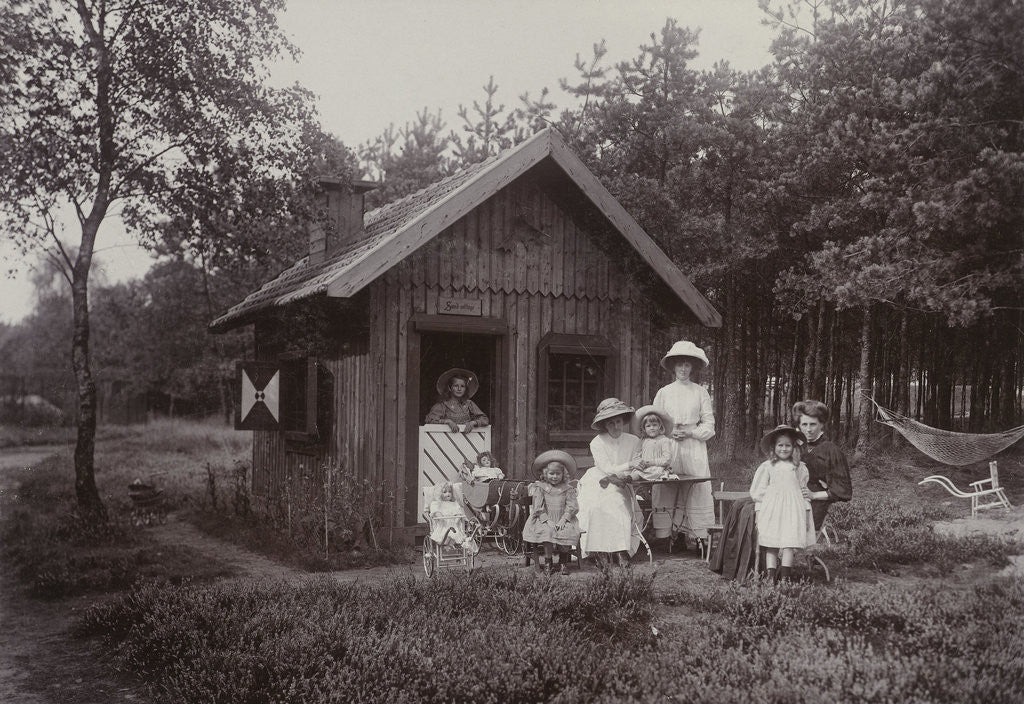 Detail of The photographers children, Renee, Thelma, Irene and Sacha, with their mother and two nannies and mother at a playhouse ?, Sand cottage by Henry Pauw van Wieldrecht