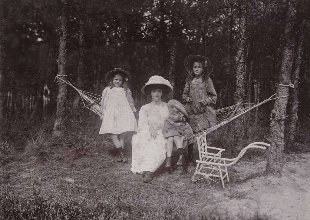 Detail of Three children of the photographer, Renée, Irène and Sacha by Henry Pauw van Wieldrecht
