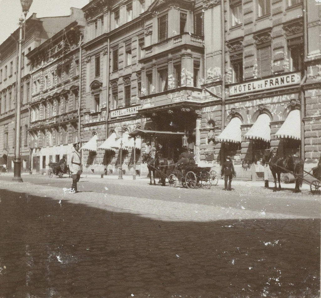 Detail of The entrance of the Hotel de France in St Petersburg with the entrance a carriage by Henry Pauw van Wieldrecht